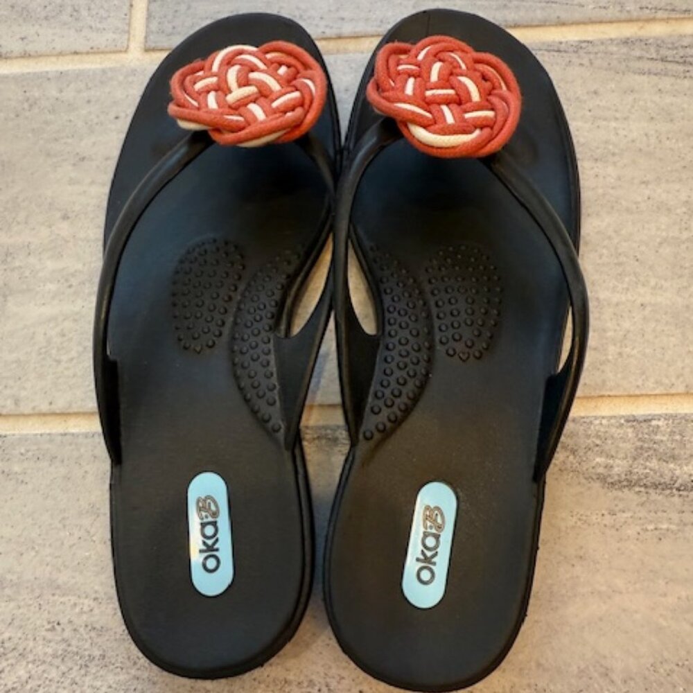 Oka B Embellished Campus Rope Pendant Flower Thong Flip Flops (Black/Red/White)